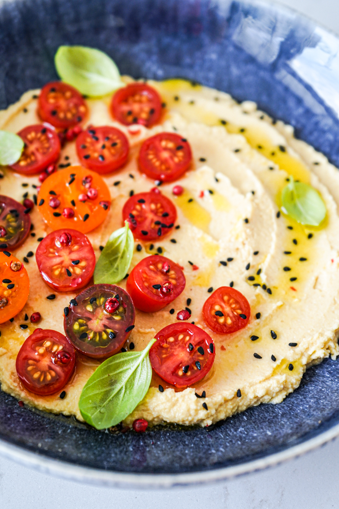 Domowy hummus z czarnuszką. Przepis dietetyk Karina Słota